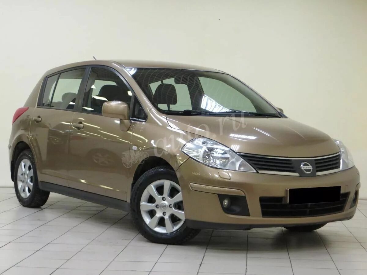 Купить тииду 2008 года. Nissan Tiida 2010 хэтчбек. Ниссан Тиида хэтчбек автомат. Nissan Tiida хэтчбек 2010 года. Ниссан Тиида 2010 автомат.