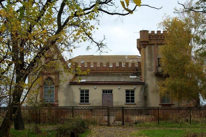 Лакиера под таганрогом. Замок лакиера золотая коса. Усадьба лакиера под таганрогом. Усадьба лакиера ростовская область. Усадьба лакиера.