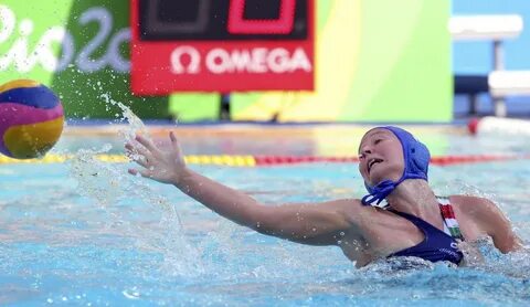 Incidenti di nudo alle Olimpiadi di Rio 2016: la pallanuoto diventa osè.
