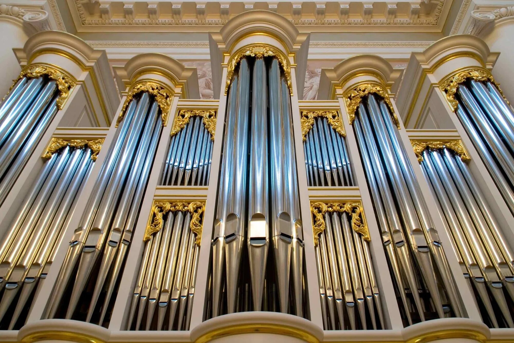 Органный концерт в таврическом дворце. Филармония шостаковича орган. Д. Органный зал санкт петербург. Рукавишникова 3 телефон записаться на органную музыку.