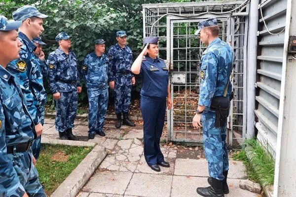 Повышение сотрудников фсин последние новости. Сотрудник ФСИН. Сотрудник УИС. Улучшения для ФСИН. Сотрудник УФСИН фото.