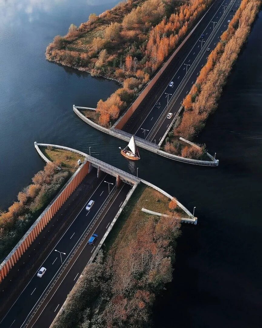 Акведук veluwemeer, нидерланды. Мост голландии. Водный мост велувемир нидерланды. Мост голландии. Водный мост veluwemeer, нидерланды.