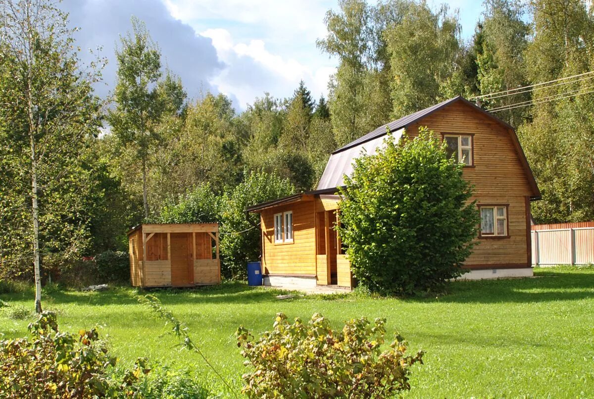 На даче. Дом в московском направлении. Дом с участком. Дача в подмосковье. Дачный дом в снт.