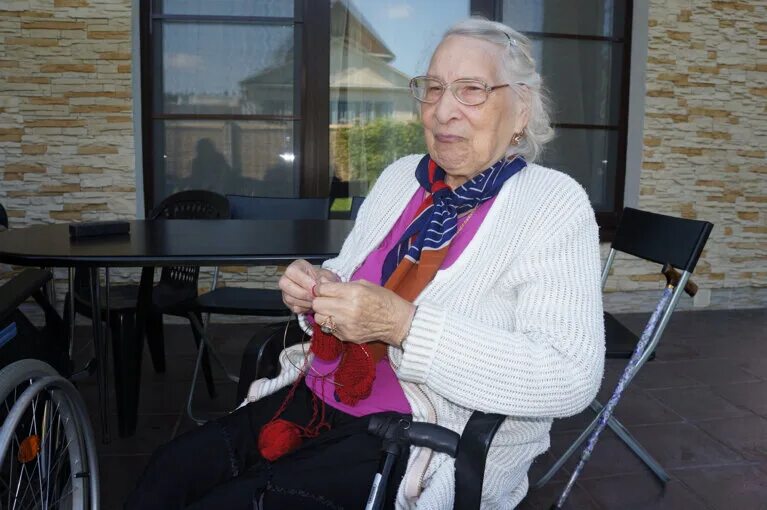 Пансионат доброта александровка. Забота о пожилых людях. Пансионаты для/пожилых людей в домодедово. Доброта и забота пансионат для пожилых людей. Доброта престарелых.