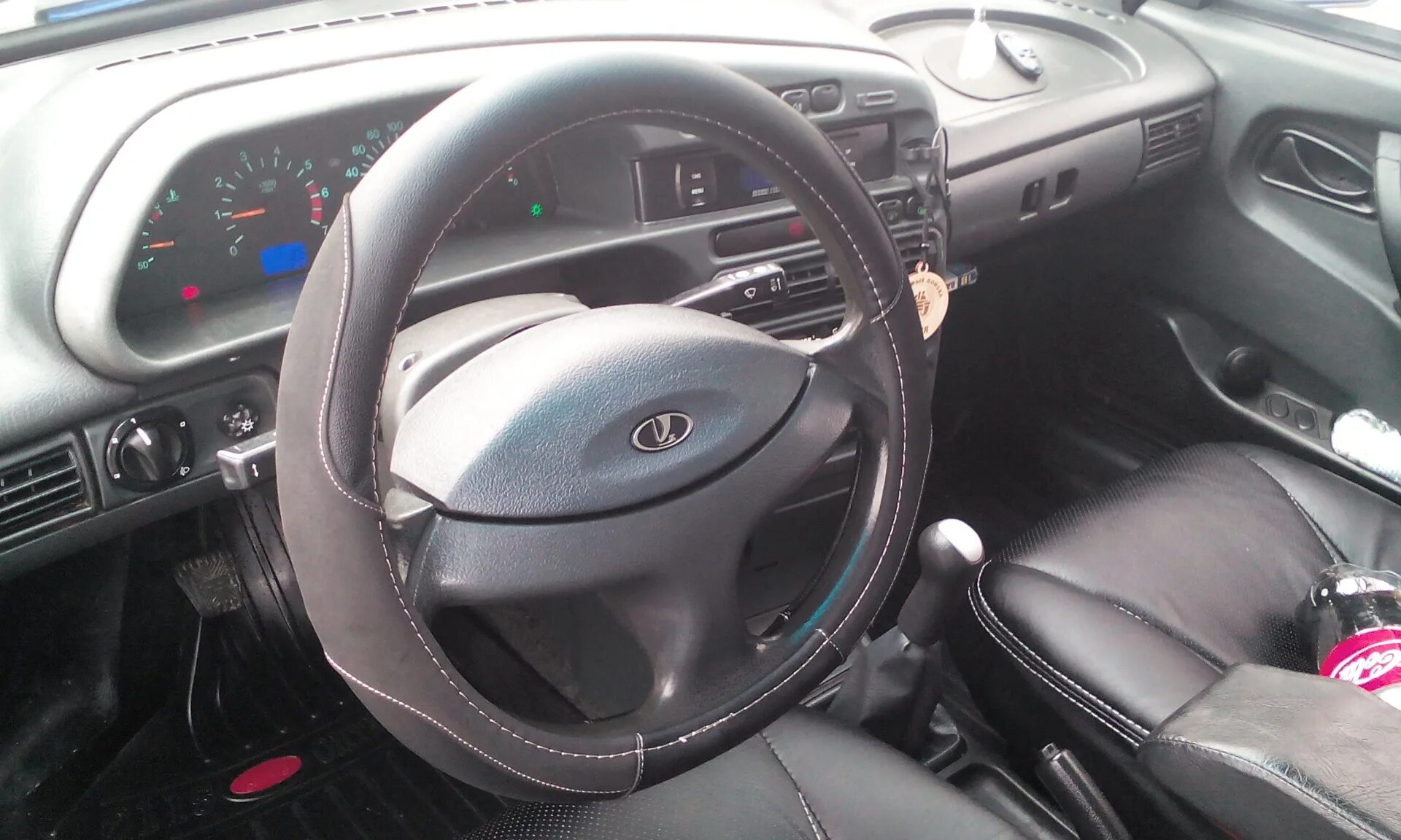 Руль от ваз 2115. Ваз 2115 руль родной. Ваз 2115 какой руль. Руль ваз 2115. Оплетка на руль ваз 2115.