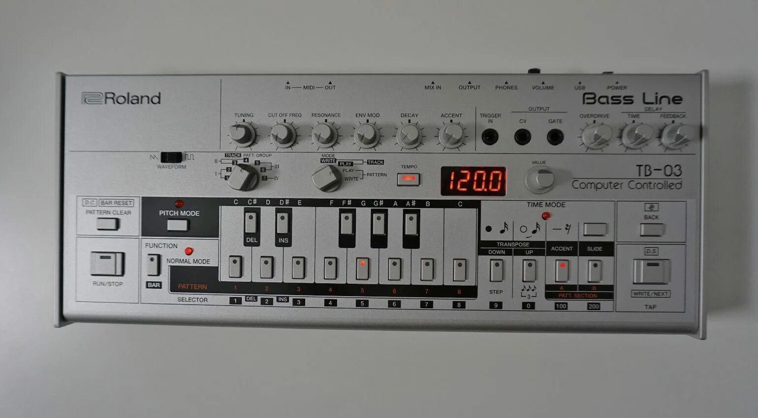 Roland tr 303. Roland TB-03. Roland tr-909. Roland tr 303 Bass line. Bass line ru