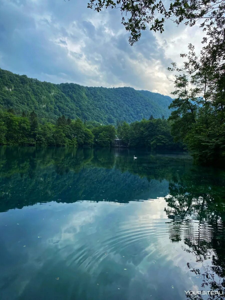 Озеро церик кель. Озеро Церик-кёль Кабардино-Балкария. Голубое озеро Церик-кёль. Голубые озера Нальчик. Чирик Кель Кабардино-Балкария голубое озеро.
