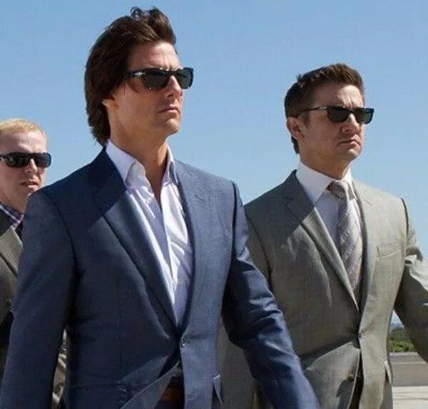 Итан хант в очках. Том круз миссия невыполнима 2. Очки миссии. Очки миссии. Том круз миссия невыполнима.