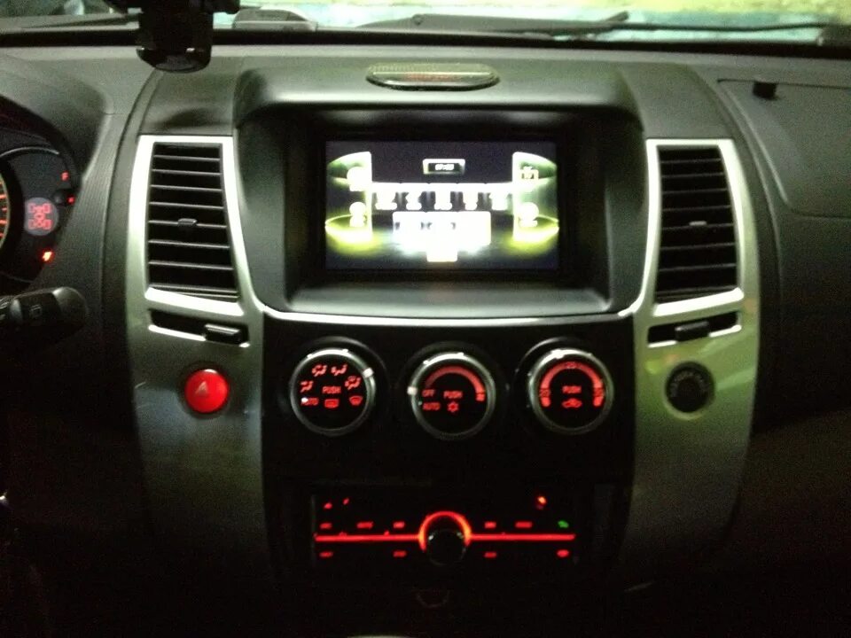 Mitsubishi pajero sport 2012 магнитола. Магнитола mitsubishi pajero sport 2. Магнитола митсубиси паджеро спорт 2 андроид. Магнитола mitsubishi pajero sport 2. Pajero sport 2 магнитола.