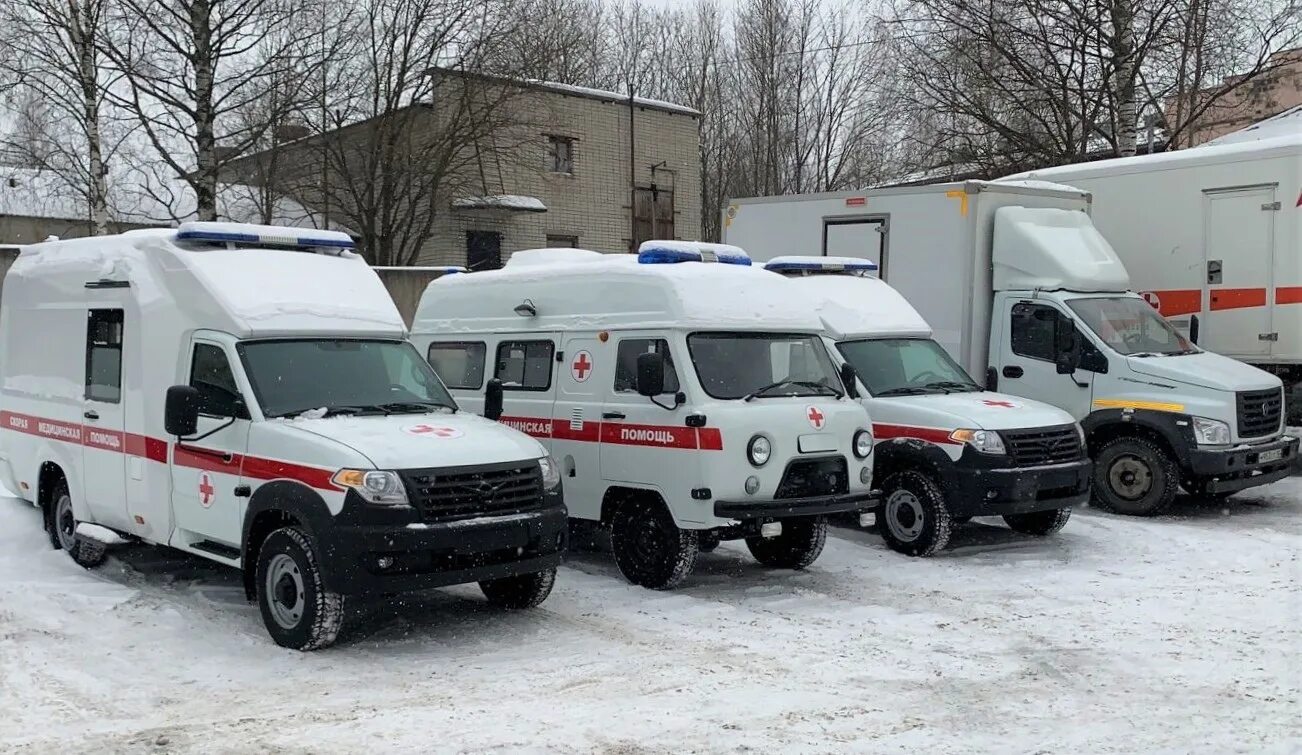 Машина скорой. Газель некст скорая. Стоянка автомобилей скорой помощи. Дамас скорой помощи. Автомобиль скорой медицинской помощи.