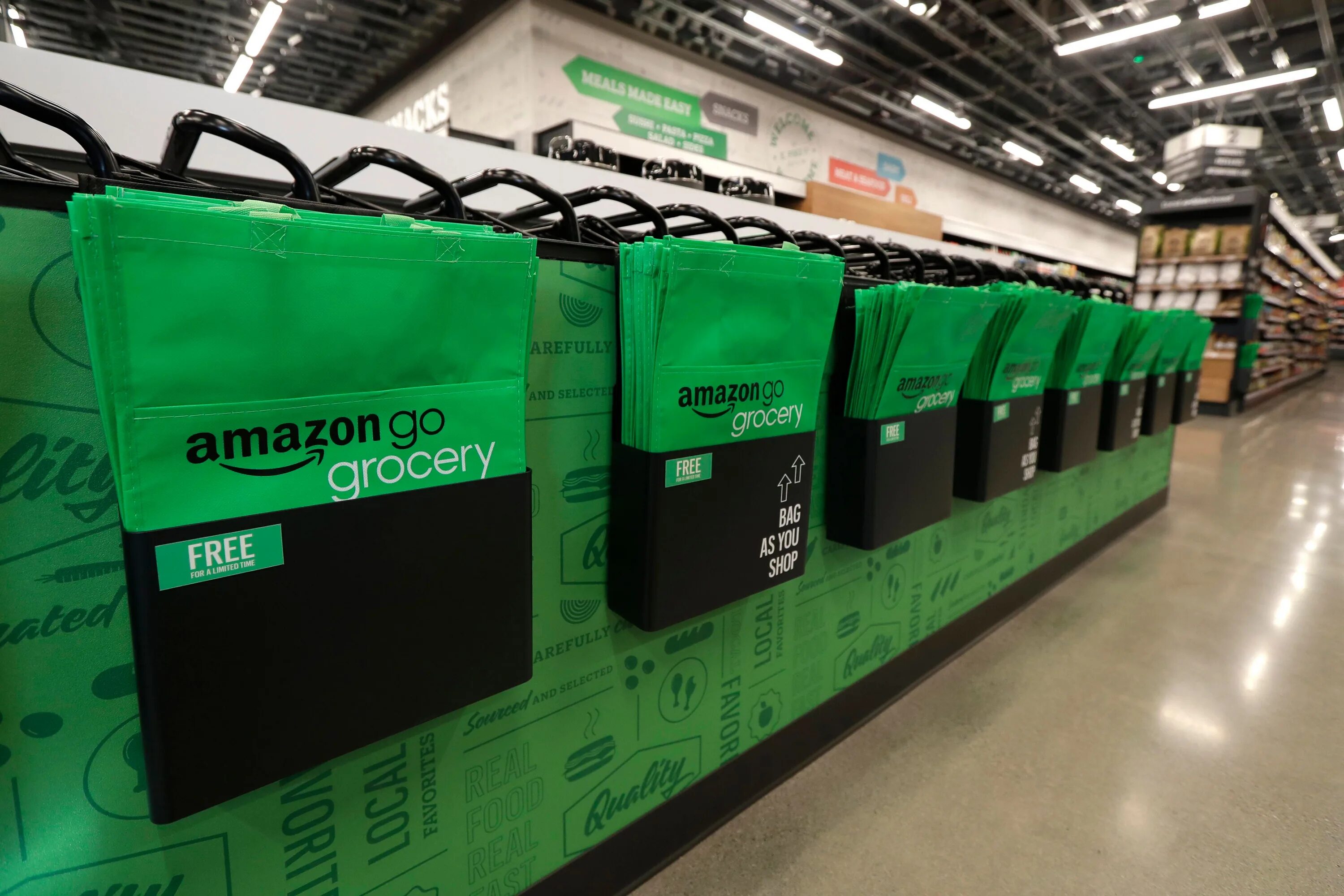 Amazon закрыл свои продуктовые магазины