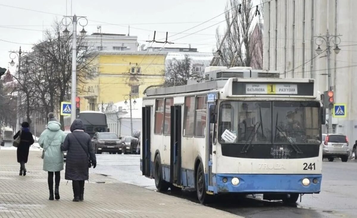 Троллейбус 1 г. Троллейбусный парк Украина 2022.
