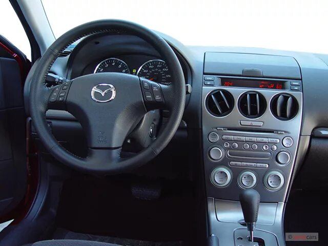 Мазда 3 правый руль. Мазда 6 2005 панель. Mazda 6 2005 панель. Мазда 6 2007 панель. Панель Мазда 6 2006.