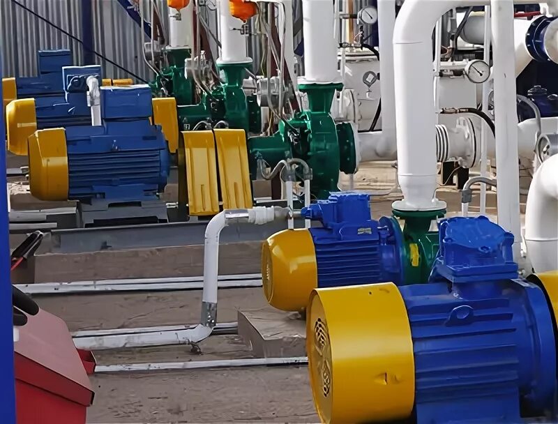 Насосная кирпичная станция на нефтебазе. Насосная станция нефтебазы. Нефтебаза насосная. Стационарная насосная станция на нефтебазе. Насосное оборудование нефтебазах.