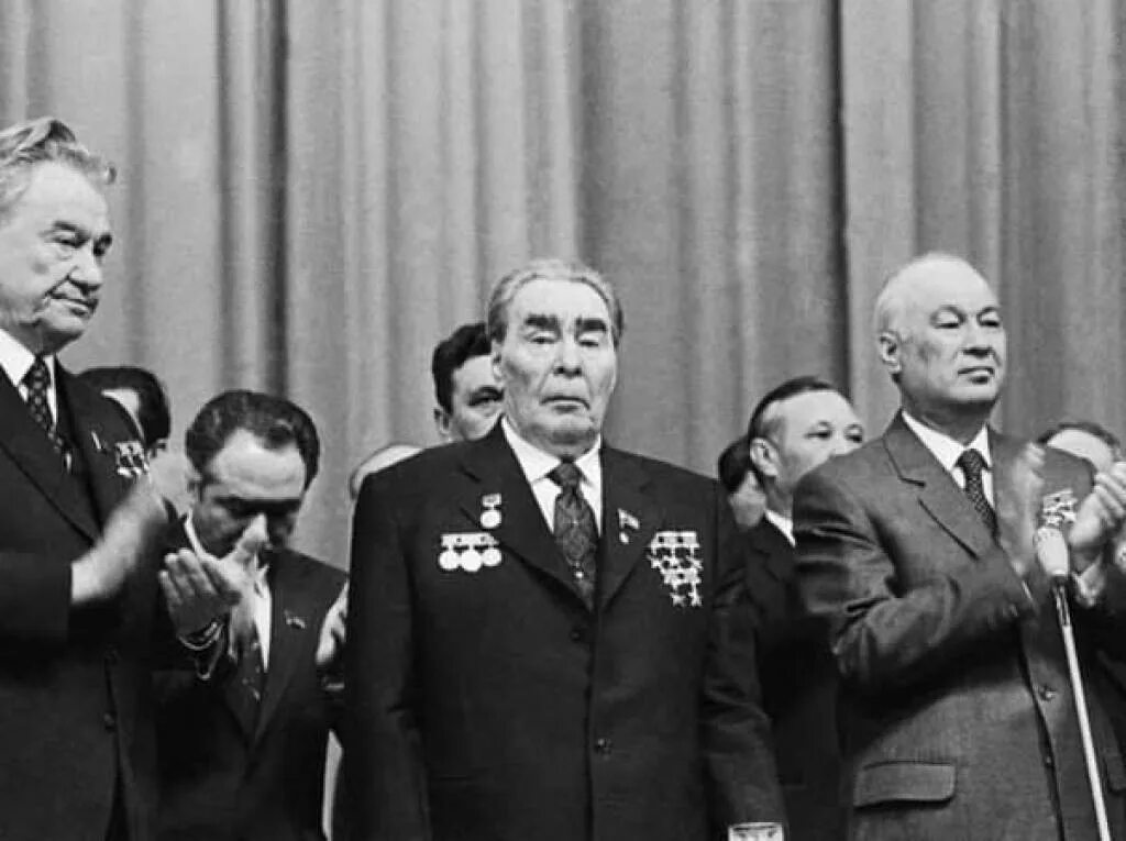 Лидер кпсс