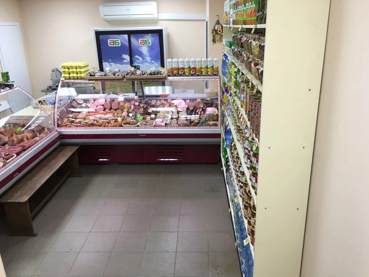 Готовый бизнес москве недорого. Оборудование для магазина продуктов. Оборудование для продуктового магазина. Инвентарь для продуктового магазина. Оборудование для супермаркета продуктового.