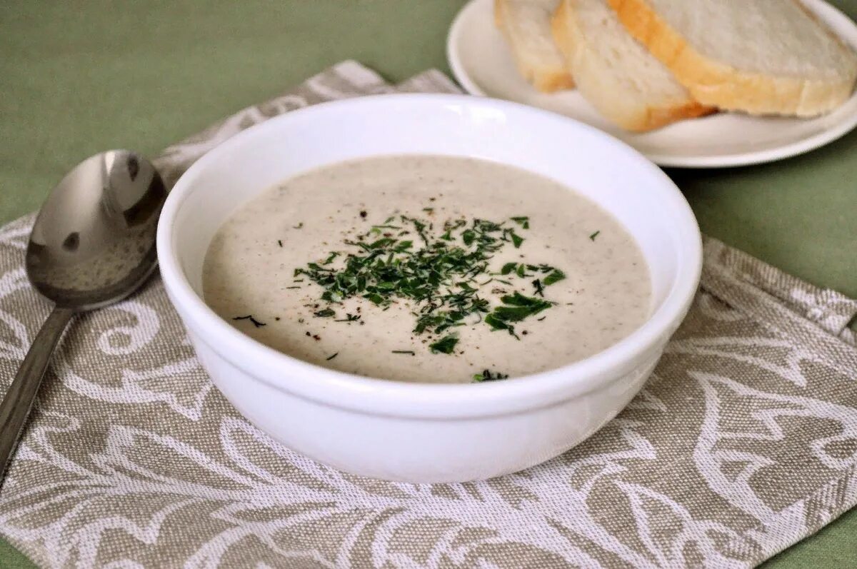 Суп крем брюле. Грибной суп-пюре из шампиньонов. Грибной крем суп. Суп из шампиньонов. Суп пюре из шампиньонов с картошкой