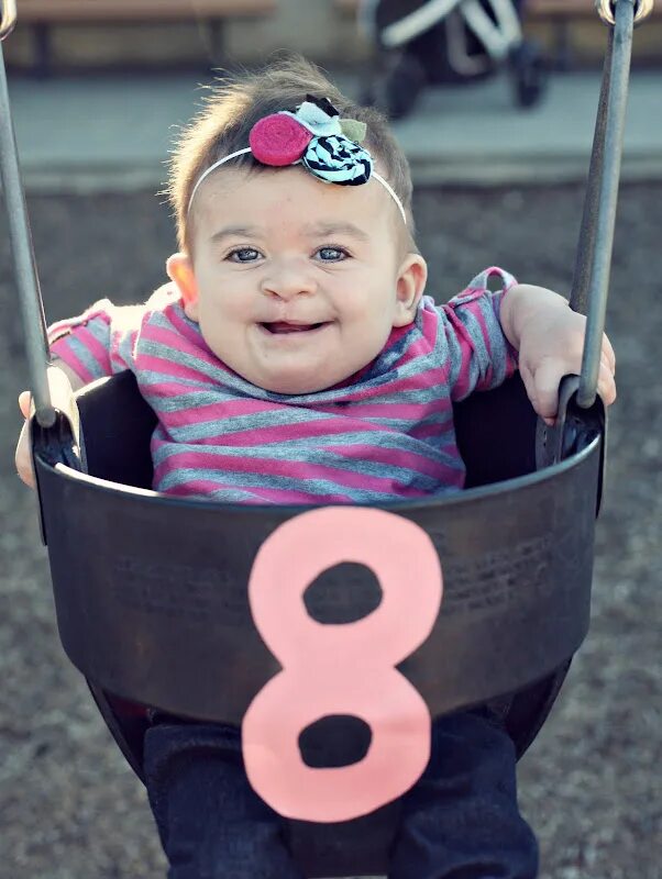 8 месячную дочь. Фотосессия на 9 месяцев. Детская фотосессия 8 месяцев. Фотосессия 9 месяцев ребенку мальчику. Фотосессия 10 месяцев.