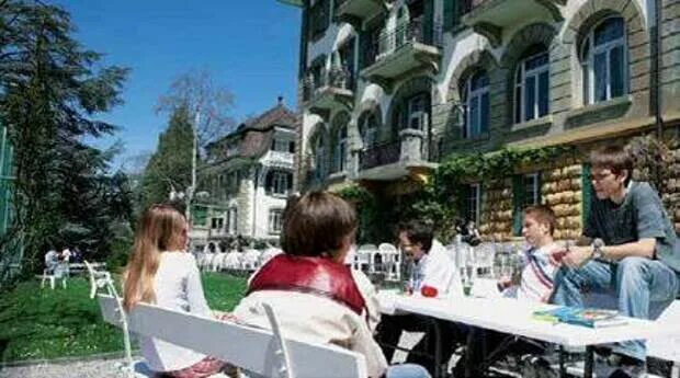 Brillantmont International School, Швейцария. International School of Lausanne. College Alpin beau Soleil. School in Switzerland o luck.