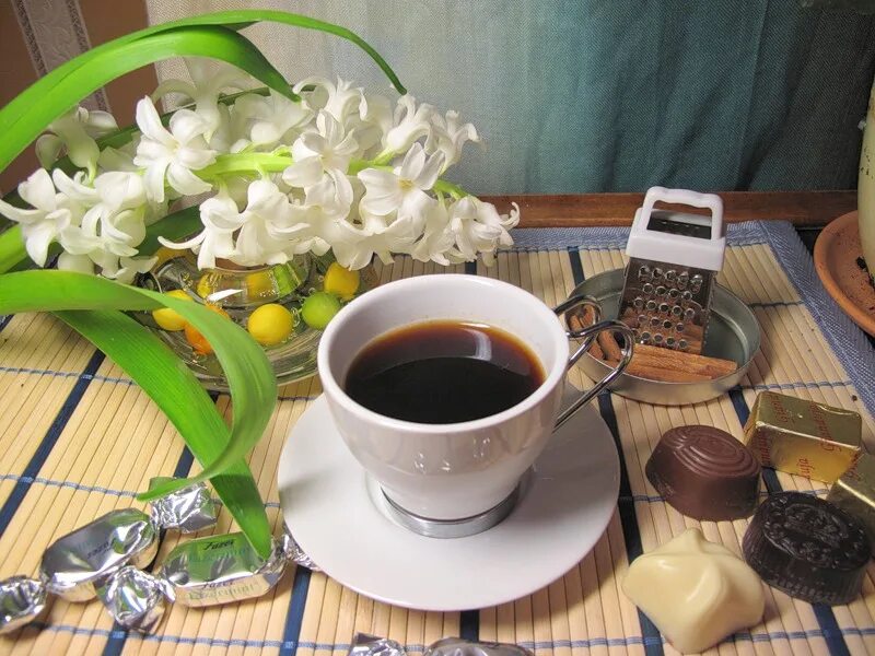 Весенний чай картинки. Кофе и цветы. Чай цветок. Кофе с цветами. Чай с цветами.