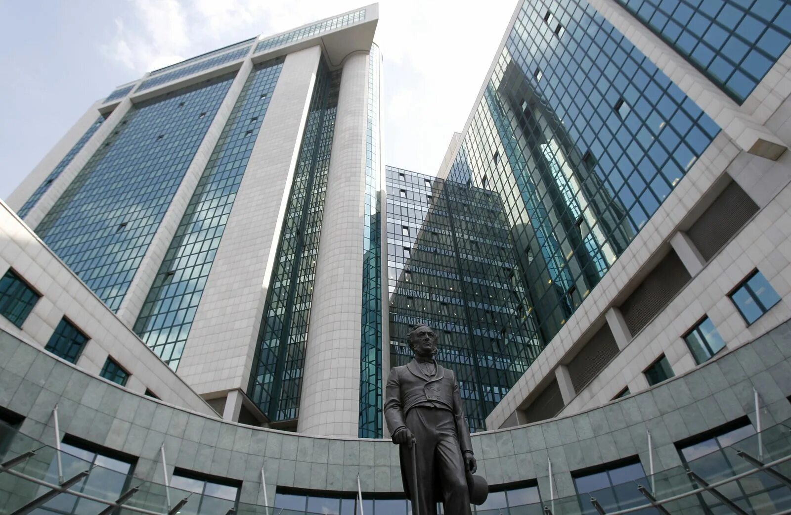 Альберто сафра. Топ 100 банков россии 2020. Рейтинг надёжности банков россии на 2020. Jpmorgan chase в нью-йорке. Центральный банк россии вавилова 19.