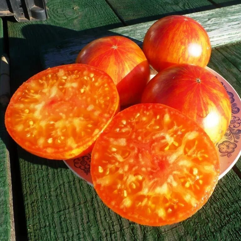 Томатов обед. Томатов обед. Томат lover's lunch. Томат обед влюблённых. Томатный цвет.