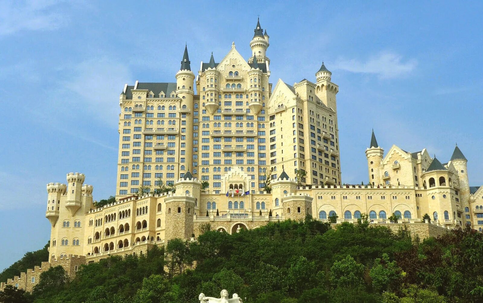 Золотой далянь. Замок далянь. далянь замок отель. the castle hotel китай. далянь китай.
