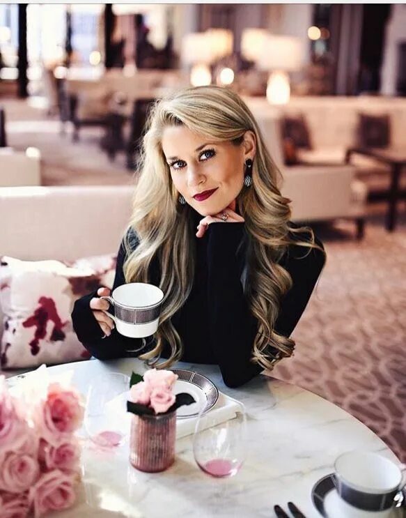 Cafe girel - Beautiful Girl Cafe Image & Photo (Free Trial) Bigstock