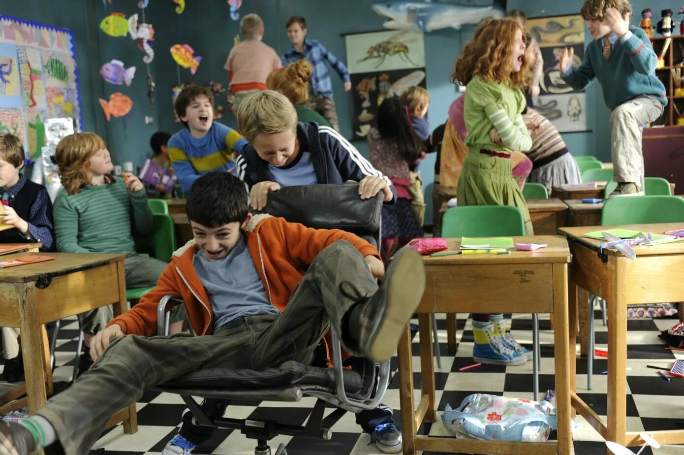 Школа выживания (2008) — drillbit taylor. Милые обманщицы учитель. Night nurse группа. Новенькие ребята. Night nurse группа.