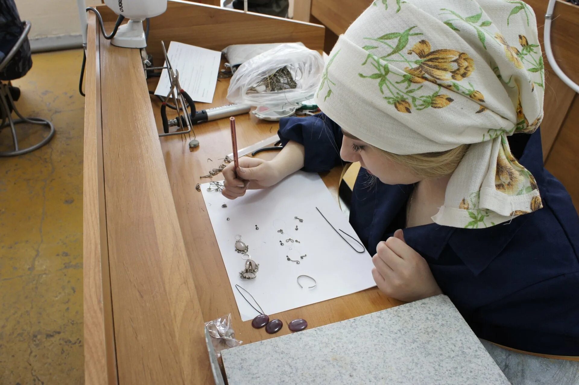 ювелир какие предметы нужно. джеймс кокс часовщик ювелир портрет. ювелир какие предметы нужно. дизайнер украшений профессия. ювелир какие предметы нужно.