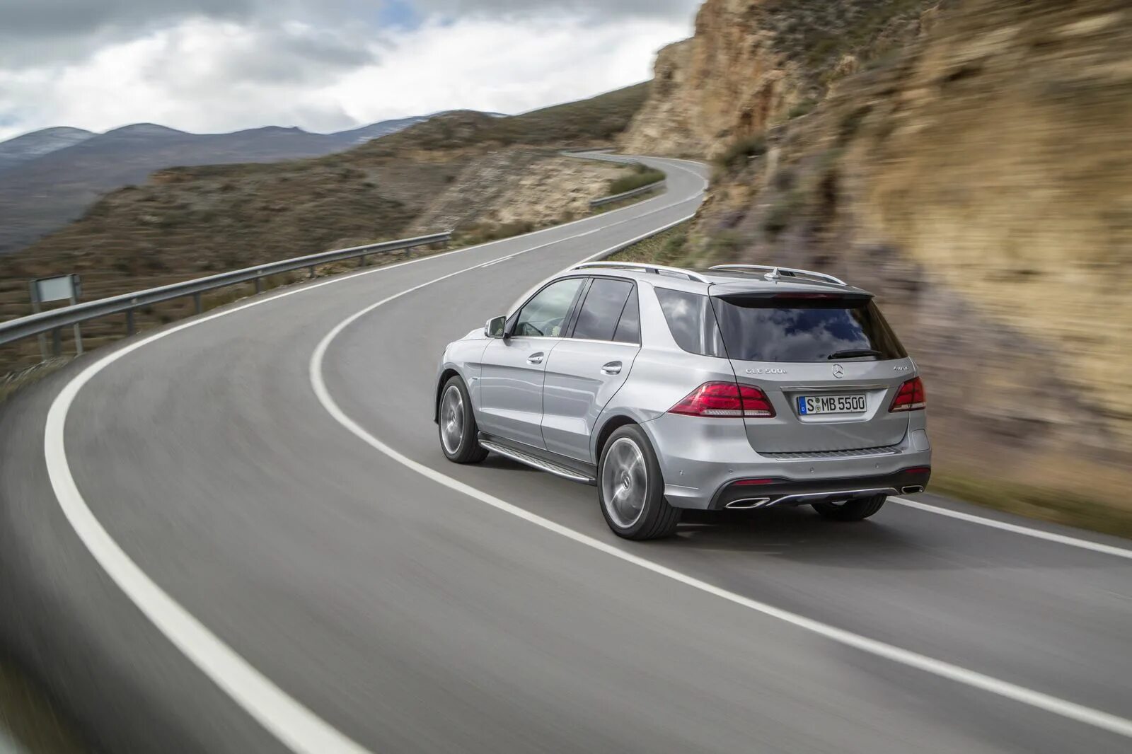 Mercedes benz ml 2016. Мерседес-бенц gle 2017. Мерседес бенц gle-class 2016. Mercedes-benz gle w166 2016. Мерседес гле 2015.