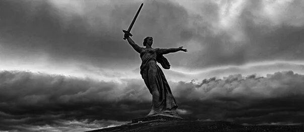 Черный белый волгоград. Волгоград чёрно белые. Челябинск чб. Черный белый волгоград. Ночной город волгоград.