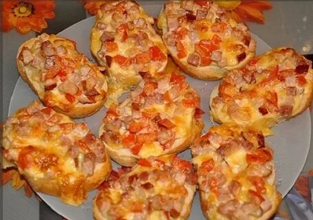 Бутеры в духовке с сыром и колбасой