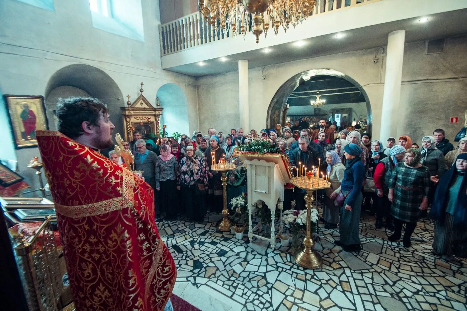 Церковь Параскевы пятницы Казань. Церковь Параскевы пятницы Казань внутри. Параскевы пятницы Церковь в Казани настоятель. Служба параскеве пятнице