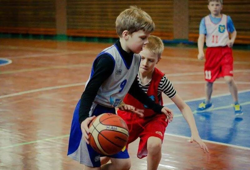 Баскетбол детская секция. Баскетбол дети. спортивные секции баскетбол. секция баскетбола для детей. детская школа баскетбола.