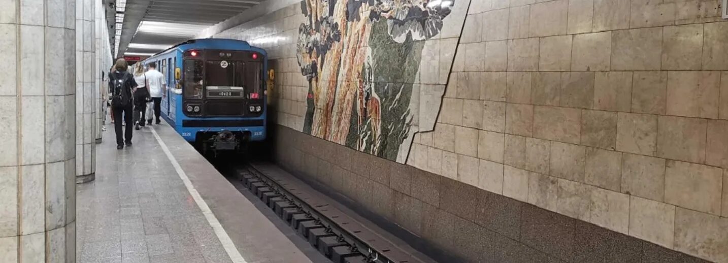 Перерывы в метро. Станция метро спортивная новосибирск. метрополитен новосибирск муп. вагоны новосибирский метрополитен. новосибирский метрополитен спортивная.