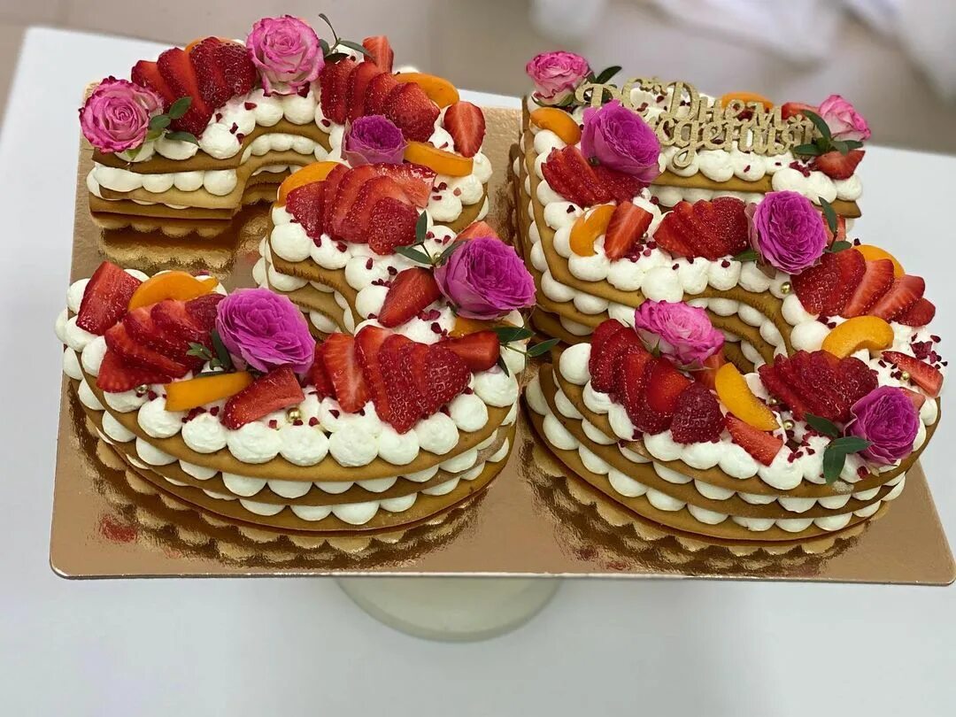 ваниль пятигорск кондитерская. торт ванильного цвета без мастики. арт торт фирма. торт нежный с леденцами и розочками. торт черничное небо.