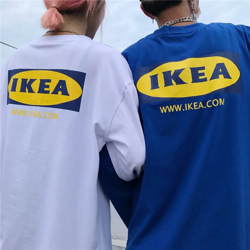 Купить одежду икеа. Футболка ikea. Футболка с логотипом ikea. Логотип икеа в на одежде. Одежда футболка икеа.