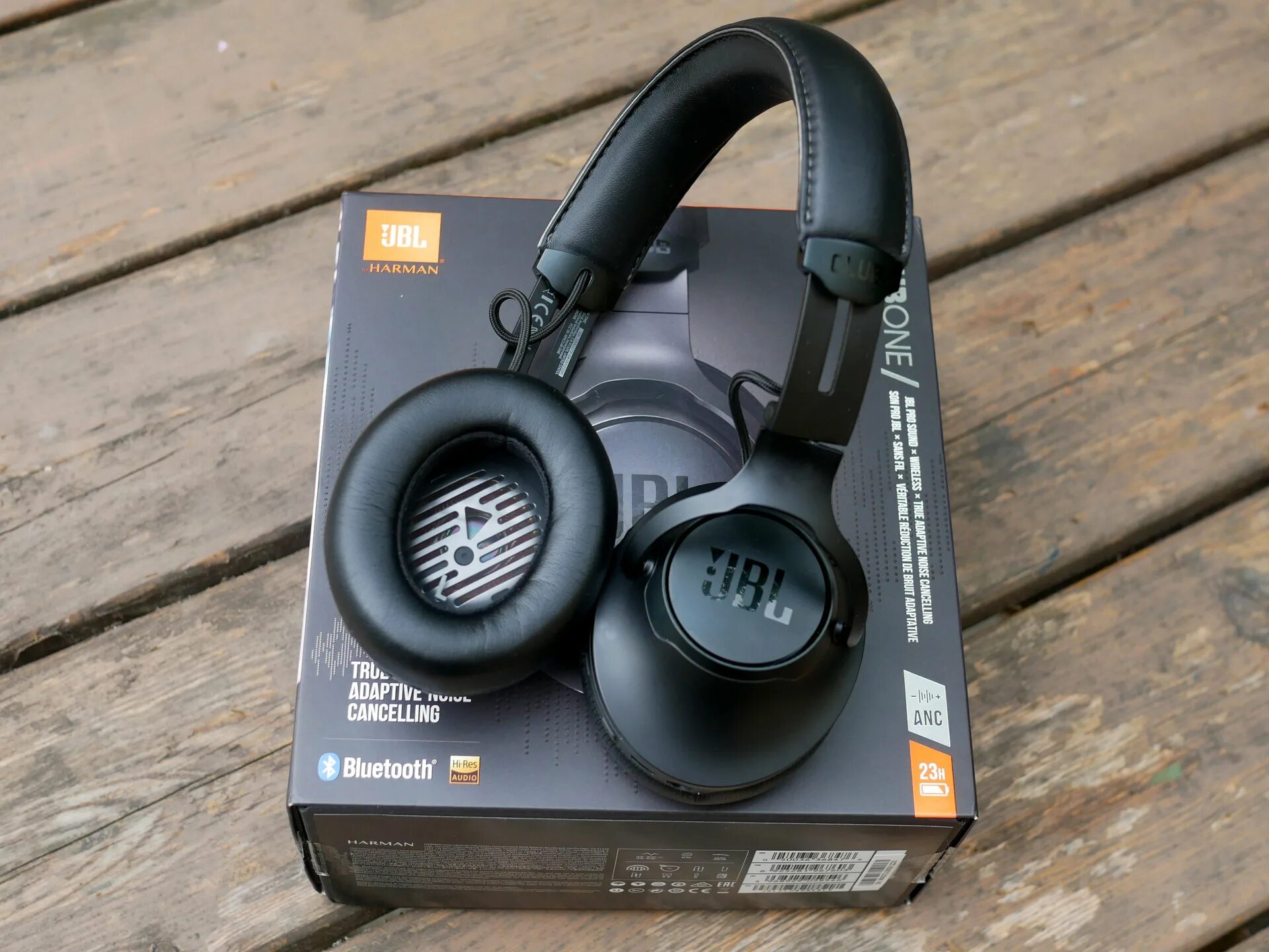 Jbl club pro+ tws. Наушники jbl club one. Jbl tour one m2 китайская коробка. Jbl club 950nc. Jbl club one bt наушники.