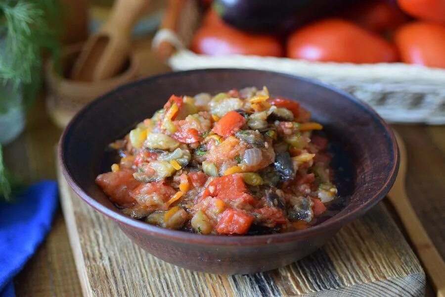 Соте из кабачков баклажанов и перца. Соте из овощей с баклажанами. овощное рагу с кабачками и баклажанами перцем помидорами. рагу из кабачков и баклажанов. соте из баклажан и кабачков.