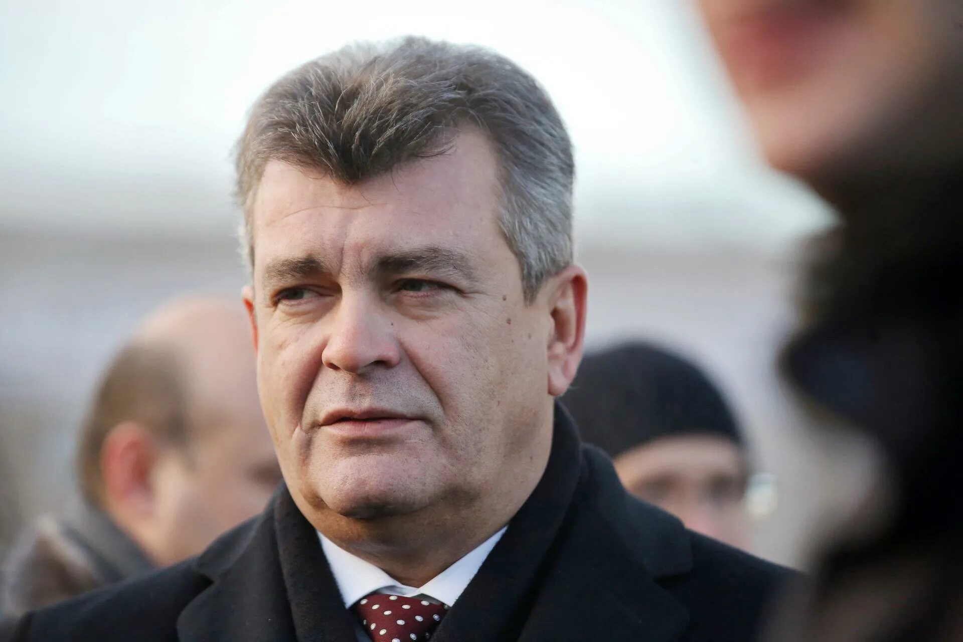 Уолц губернатор. Вице губернатор повелий.