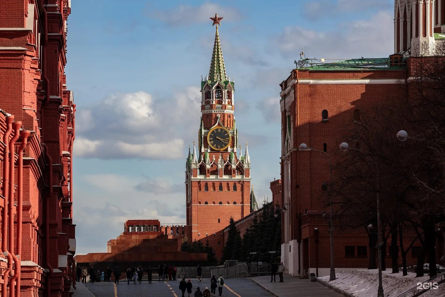 Самое высокое здание кремля. Спасская (Фроловская) башня. Спасская башня Кремля. Спасская башня Кремля 2022. Фроловская башня Московского Кремля.