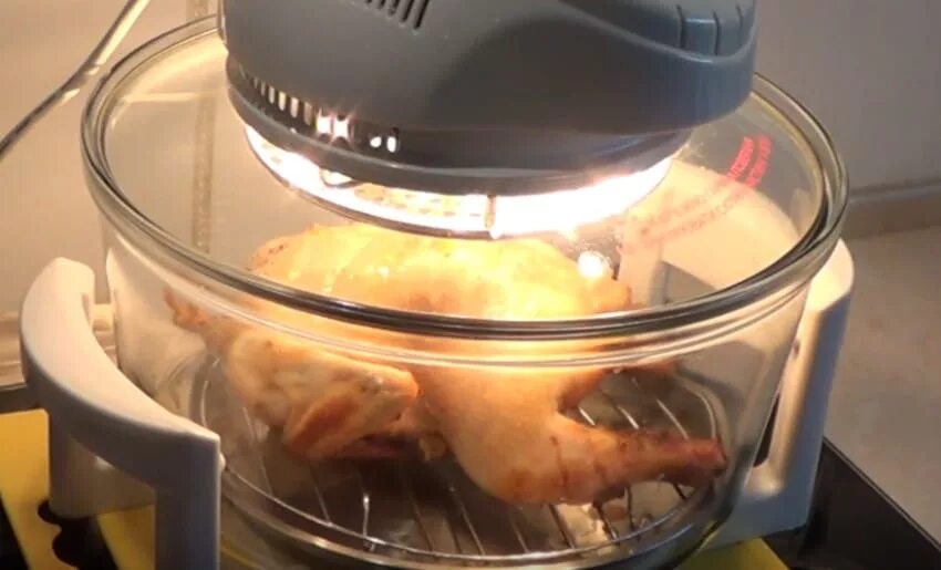 Целая курица гриль в аэрогриле. Курица в аэрогриле целиком с хрустящей. Курица с пивом в аэрогриле целиком. Курица в аэрогриле хоттер целиком. Курица в аэрогриле.