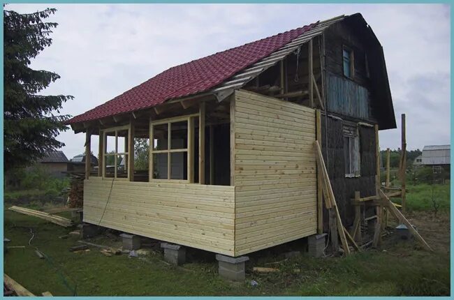 Отделка пристройки. Пристройка к дачному домику. Отделка террасы снаружи. Пристройку обшить вагонкой. Пристройка к дому из сип панелей.