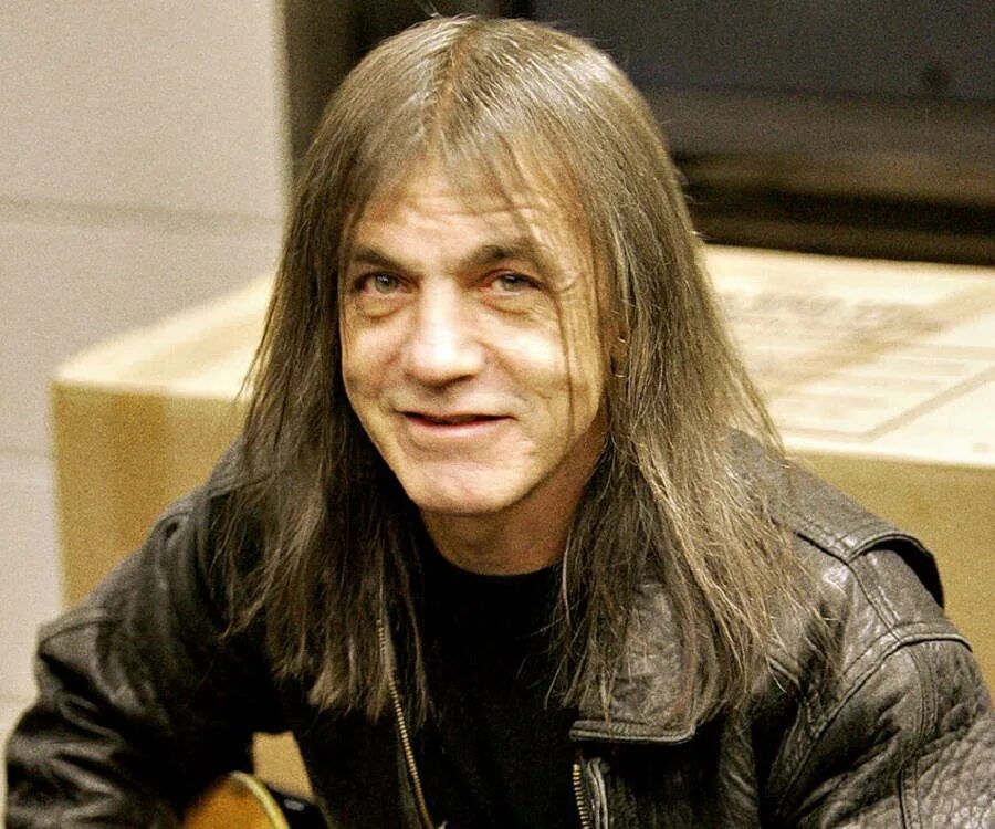 Малькольм янг. Братья малькольм. малколм макналти. янг-вик. malcolm young похороны.