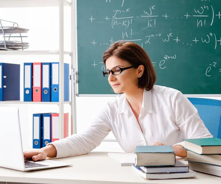 После 9 класса учитель дистанционно. Преподаватель экономики. высококвалифицированные педагоги. учитель преподаватель.