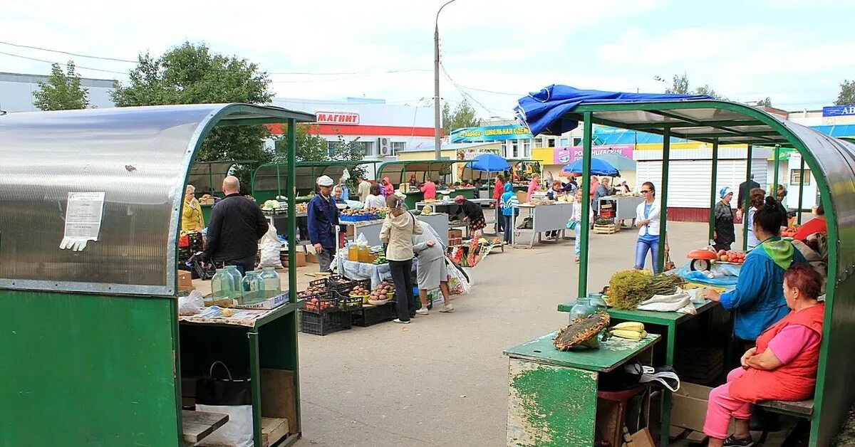 Розничный торговец это. Уличная торговля. Торговля наоборот. Покупатель в магазине. Торговля наоборот.
