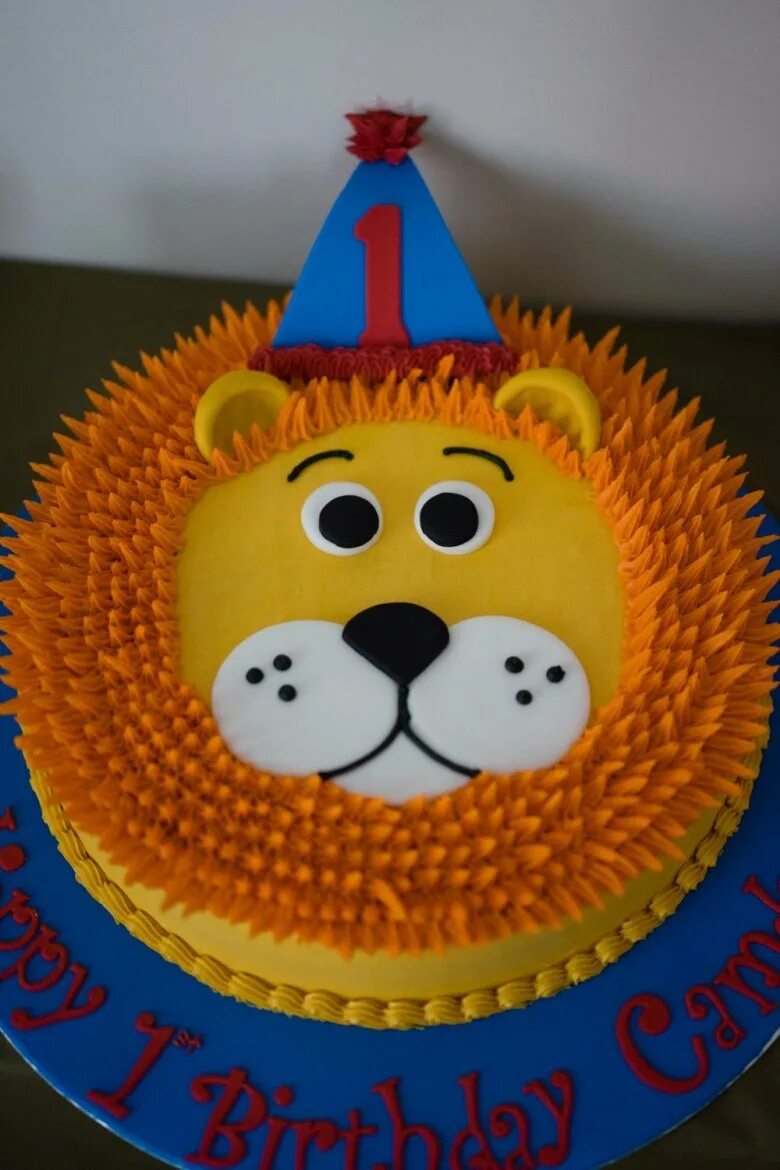 Торт лев мальчику. Детский торт со львенком. Торты со львом детские. Торт Львенок из крема. Тортик со львом детский.