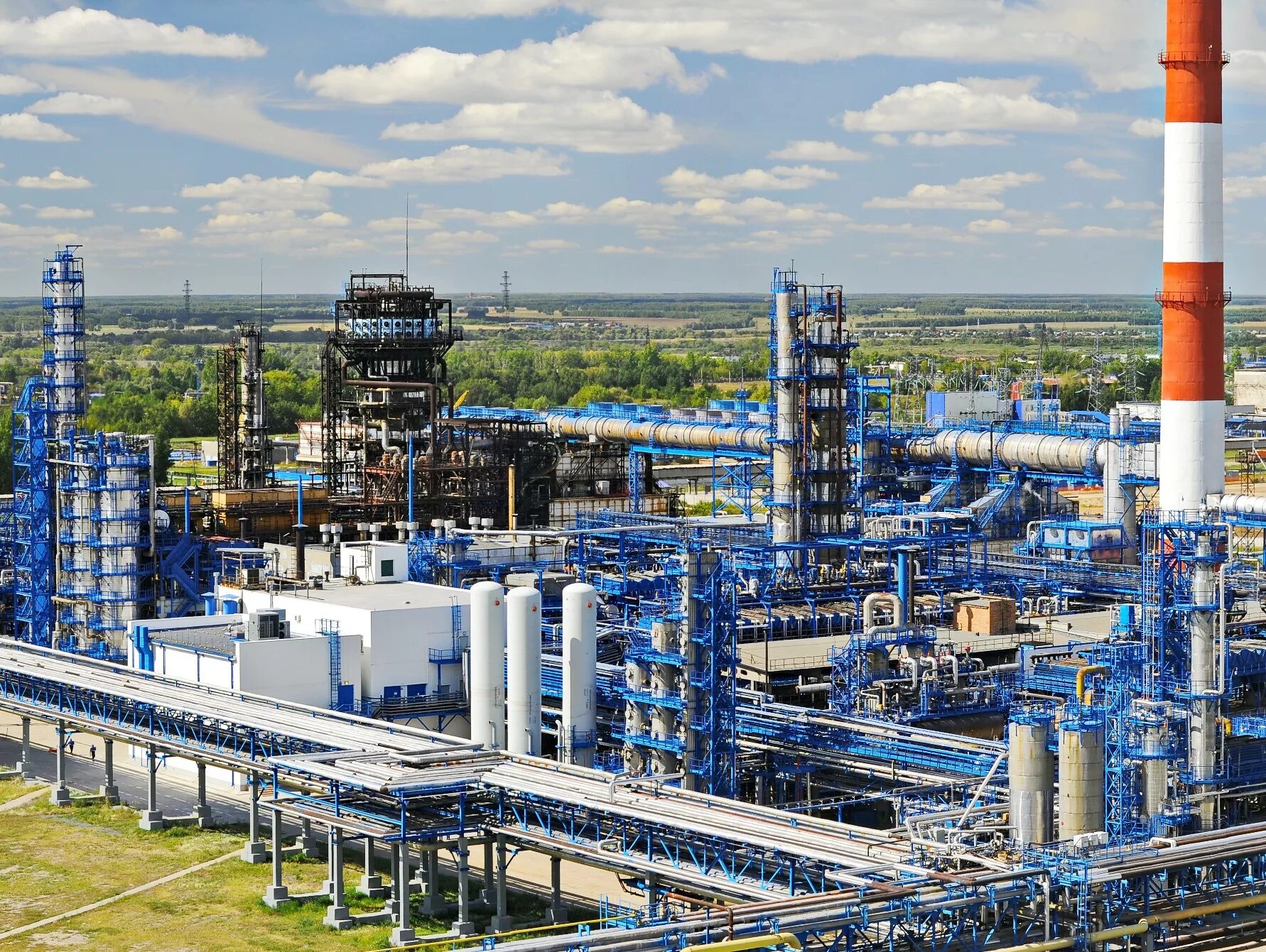 Где есть заводы. ОНПЗ Омский нефтеперерабатывающий. Газпромнефть Омский НПЗ. Омск завод НПЗ. Нефтеперерабатывающие заводы Омск Газпром.