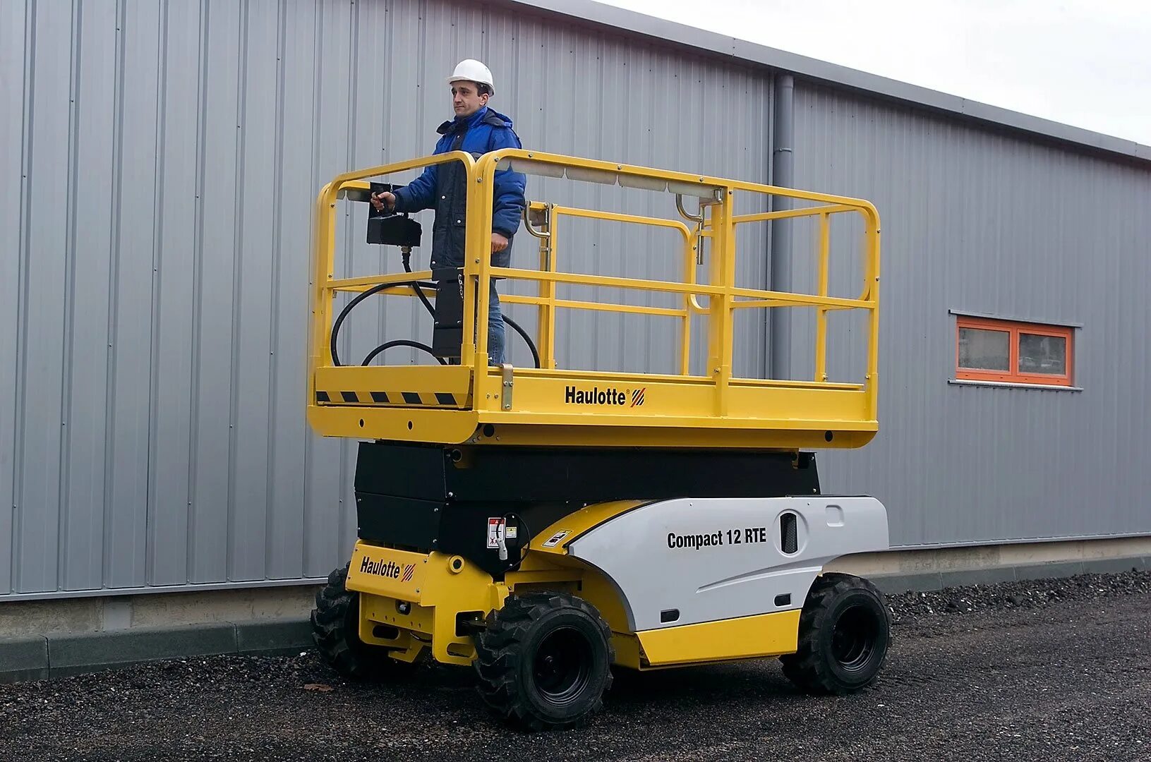 Haulotte compact 12 гидравлический тормоз. Haulotte compact 10n. Ножничный подъемник haulotte. Haulotte compact 10. Подъемник compact.